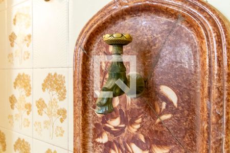 Casa à venda com 300m², 6 quartos e 4 vagas Casa à venda com 300m², 6 quartos e 4 vagasBanheiro social