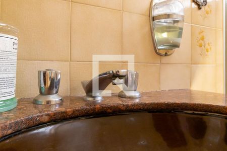 Casa à venda com 300m², 6 quartos e 4 vagas Casa à venda com 300m², 6 quartos e 4 vagasBanheiro da suíte 1