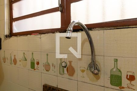 Casa à venda com 300m², 6 quartos e 4 vagas Casa à venda com 300m², 6 quartos e 4 vagasCozinha - Torneira