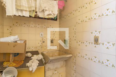 Casa à venda com 300m², 6 quartos e 4 vagas Casa à venda com 300m², 6 quartos e 4 vagasÁrea de serviço