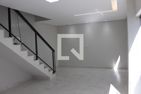 Sala de casa à venda com 3 quartos, 155m² em Novo Riacho, Contagem
