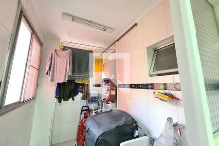 Apartamento à venda com 68m², 3 quartos e sem vagaÁrea de Serviço