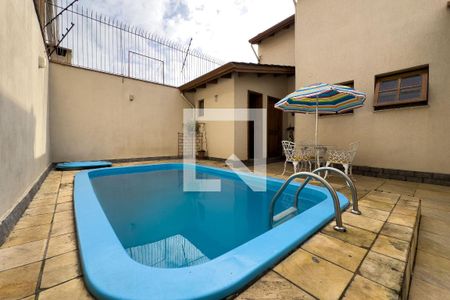 Casa à venda com 190m², 4 quartos e 3 vagasPiscina
