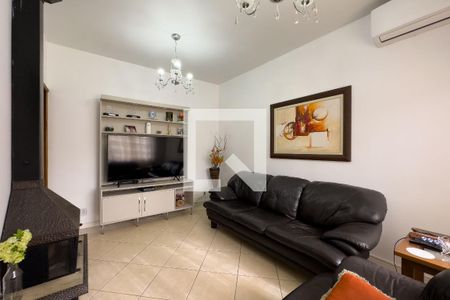 Sala de casa à venda com 4 quartos, 190m² em Cavalhada, Porto Alegre