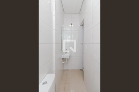 Banheiro de kitnet/studio para alugar com 1 quarto, 22m² em Jardim Seckler, São Paulo