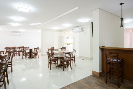 Apartamento à venda com 140m², 3 quartos e 2 vagas Apartamento à venda com 140m², 3 quartos e 2 vagasÁrea comum - Salão de festas