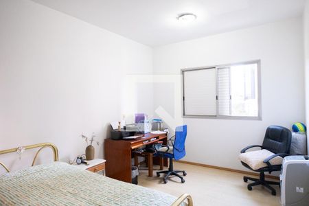 Apartamento à venda com 140m², 3 quartos e 2 vagas Apartamento à venda com 140m², 3 quartos e 2 vagasSuíte