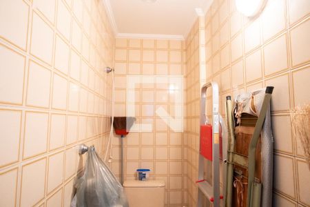 Apartamento à venda com 140m², 3 quartos e 2 vagas Apartamento à venda com 140m², 3 quartos e 2 vagasBanheiro de serviço