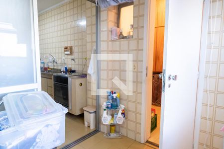 Apartamento à venda com 140m², 3 quartos e 2 vagas Apartamento à venda com 140m², 3 quartos e 2 vagasÁrea de Serviço