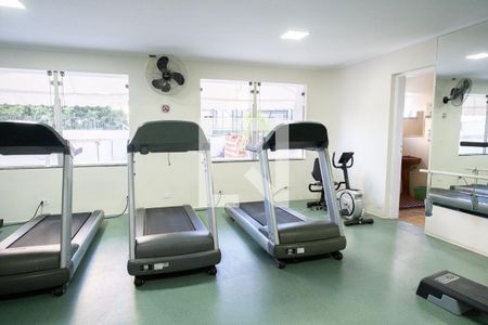 Apartamento à venda com 140m², 3 quartos e 2 vagas Apartamento à venda com 140m², 3 quartos e 2 vagasÁrea comum - Academia