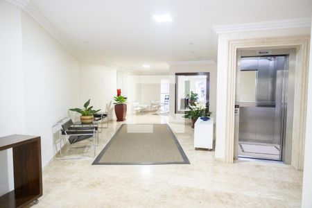 Apartamento à venda com 140m², 3 quartos e 2 vagas Apartamento à venda com 140m², 3 quartos e 2 vagasHall