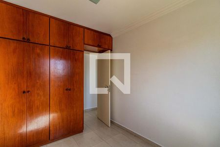 Quarto 01 de apartamento para alugar com 2 quartos, 55m² em Jardim Cláudia, São Paulo