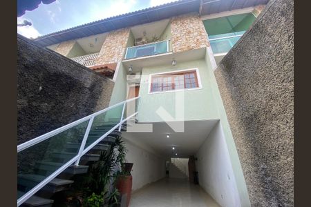 Casa à venda com 180m², 3 quartos e 4 vagasFachada