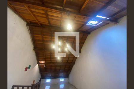 Casa à venda com 180m², 3 quartos e 4 vagasSótão