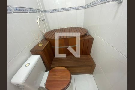 Casa à venda com 180m², 3 quartos e 4 vagasBanheiro da Suíte