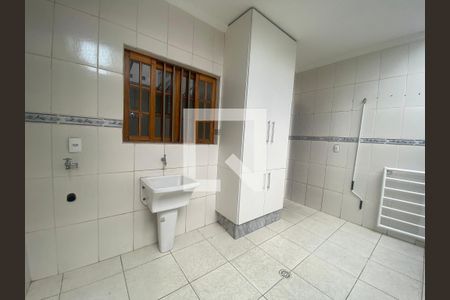 Casa à venda com 180m², 3 quartos e 4 vagasÁrea de Serviço