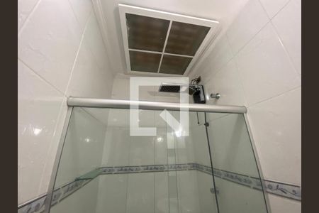 Casa à venda com 180m², 3 quartos e 4 vagasBanheiro