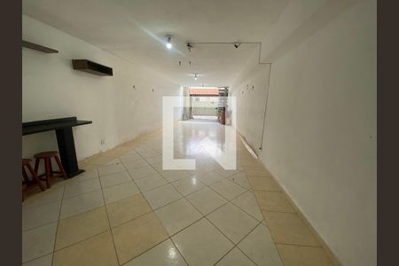 Casa à venda com 180m², 3 quartos e 4 vagasGaragem