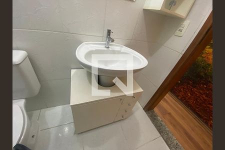 Casa à venda com 180m², 3 quartos e 4 vagasBanheiro