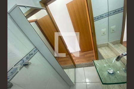 Casa à venda com 180m², 3 quartos e 4 vagasBanheiro da Suíte
