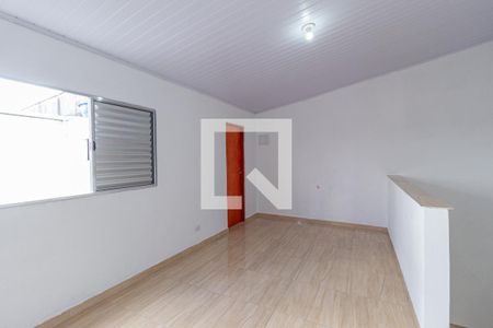 Quarto de casa para alugar com 1 quarto, 65m² em Vila Dirce, Carapicuíba