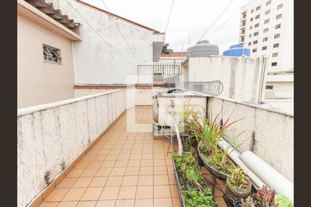 Casa à venda com 250m², 4 quartos e 3 vagas Casa à venda com 250m², 4 quartos e 3 vagasTerraço