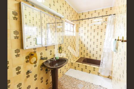 Casa à venda com 250m², 4 quartos e 3 vagas Casa à venda com 250m², 4 quartos e 3 vagasBanheiro da Suíte