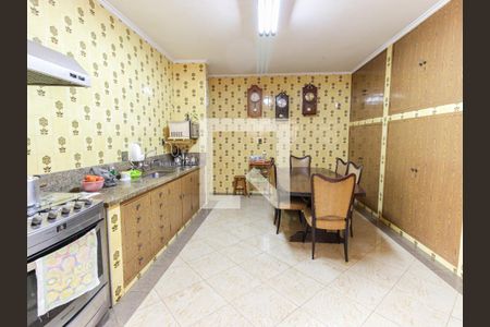 Casa à venda com 250m², 4 quartos e 3 vagas Casa à venda com 250m², 4 quartos e 3 vagasCozinha