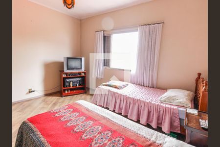 Casa à venda com 250m², 4 quartos e 3 vagas Casa à venda com 250m², 4 quartos e 3 vagasQuarto 2