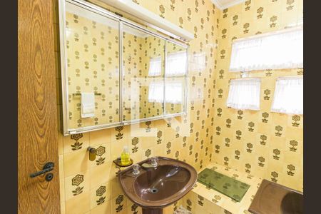 Casa à venda com 250m², 4 quartos e 3 vagas Casa à venda com 250m², 4 quartos e 3 vagasBanheiro 1