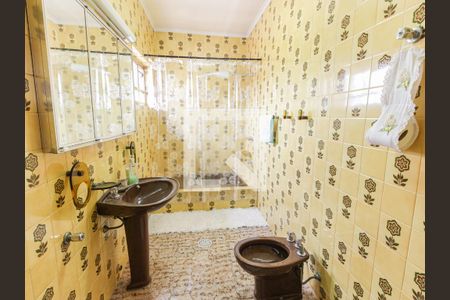 Casa à venda com 250m², 4 quartos e 3 vagas Casa à venda com 250m², 4 quartos e 3 vagasBanheiro da Suíte