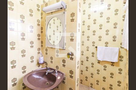 Casa à venda com 250m², 4 quartos e 3 vagas Casa à venda com 250m², 4 quartos e 3 vagasBanheiro 2