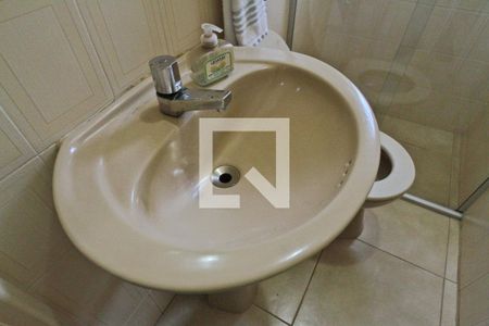 Casa à venda com 240m², 5 quartos e 4 vagasBanheiro de Serviço