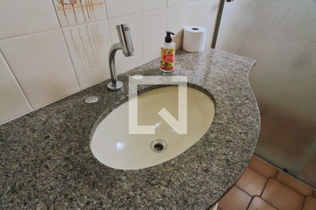 Casa à venda com 240m², 5 quartos e 4 vagasBanheiro