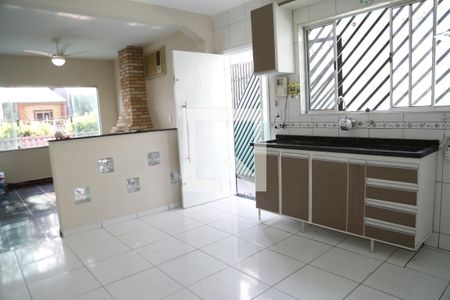 Casa para alugar com 120m², 3 quartos e 2 vagasCozinha