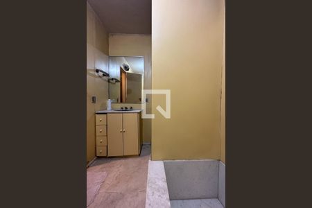 Apartamento à venda com 257m², 4 quartos e 2 vagas Apartamento à venda com 257m², 4 quartos e 2 vagasBanheiro Suíte Canadense