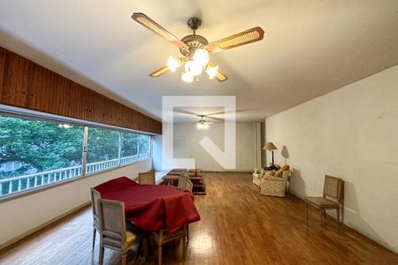Apartamento à venda com 257m², 4 quartos e 2 vagas Apartamento à venda com 257m², 4 quartos e 2 vagasSala
