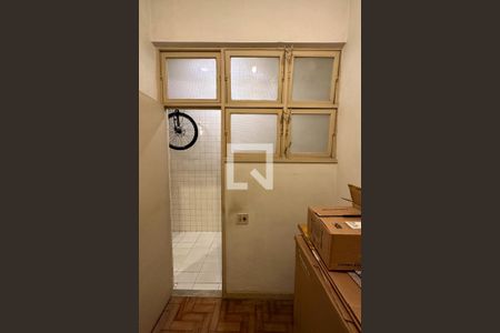Apartamento à venda com 257m², 4 quartos e 2 vagas Apartamento à venda com 257m², 4 quartos e 2 vagasQuarto de Serviço 02