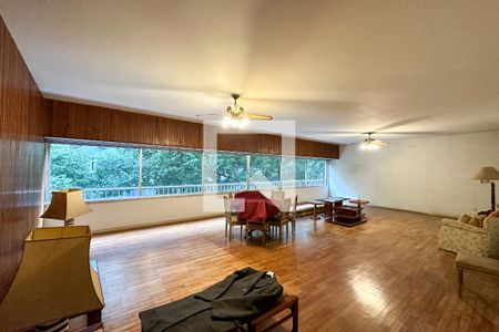 Apartamento à venda com 257m², 4 quartos e 2 vagas Apartamento à venda com 257m², 4 quartos e 2 vagasSala