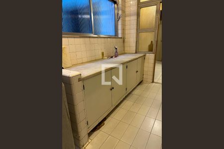 Apartamento à venda com 257m², 4 quartos e 2 vagas Apartamento à venda com 257m², 4 quartos e 2 vagasÁrea de Serviço