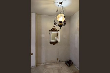 Apartamento à venda com 257m², 4 quartos e 2 vagas Apartamento à venda com 257m², 4 quartos e 2 vagasSala - Entrada
