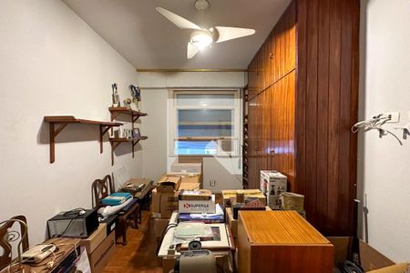 Apartamento à venda com 257m², 4 quartos e 2 vagas Apartamento à venda com 257m², 4 quartos e 2 vagasQuarto 01