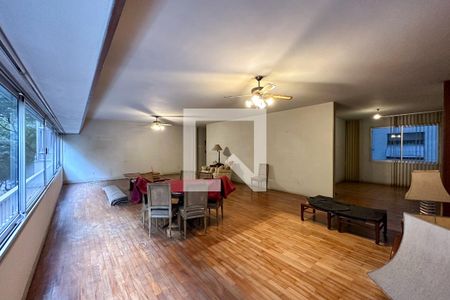Apartamento à venda com 257m², 4 quartos e 2 vagas Apartamento à venda com 257m², 4 quartos e 2 vagasSala