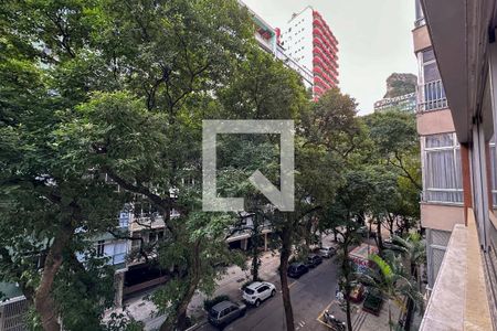 Apartamento à venda com 257m², 4 quartos e 2 vagas Apartamento à venda com 257m², 4 quartos e 2 vagasSala - Vista