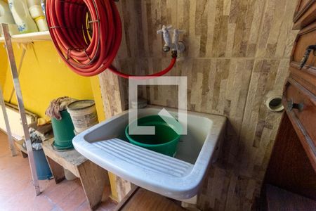 Casa à venda com 150m², 3 quartos e 2 vagasLavanderia 1