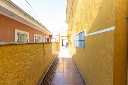 Casa à venda com 150m², 3 quartos e 2 vagasCorredor