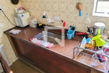 Casa à venda com 156m², 3 quartos e 2 vagas Casa à venda com 156m², 3 quartos e 2 vagasCozinha