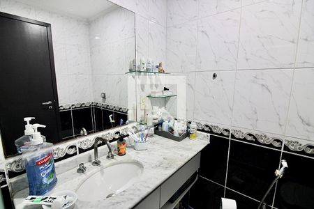 Apartamento à venda com 224m², 5 quartos e 2 vagasBanheiro da Suíte 2