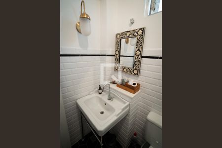 Banheiro de apartamento para alugar com 1 quarto, 68m² em Santa Teresa, Rio de Janeiro