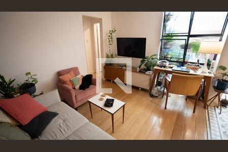 Sala de apartamento para alugar com 1 quarto, 68m² em Santa Teresa, Rio de Janeiro